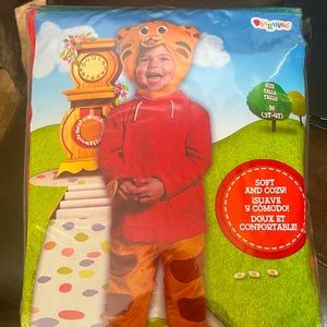 Daniel Tiger deluxe toddler costume.